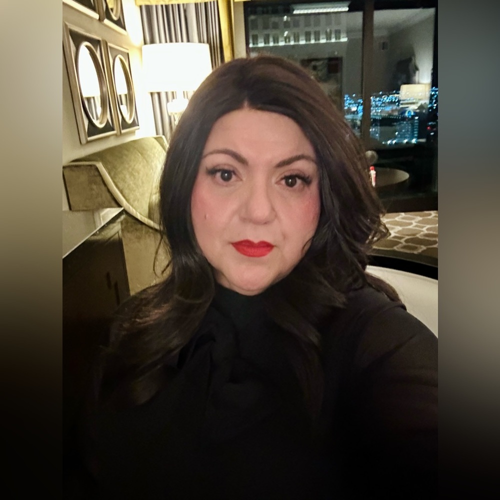 Meet your Posher, Adriana